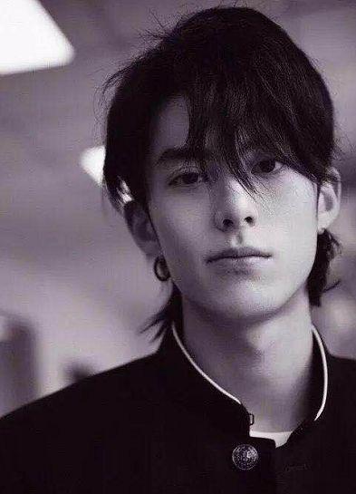 娱乐圈吃瓜王鹤棣沈月,吃瓜群众热议恋情